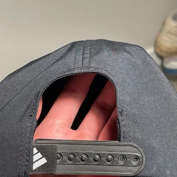 adidas hat - Picture 3 of 3